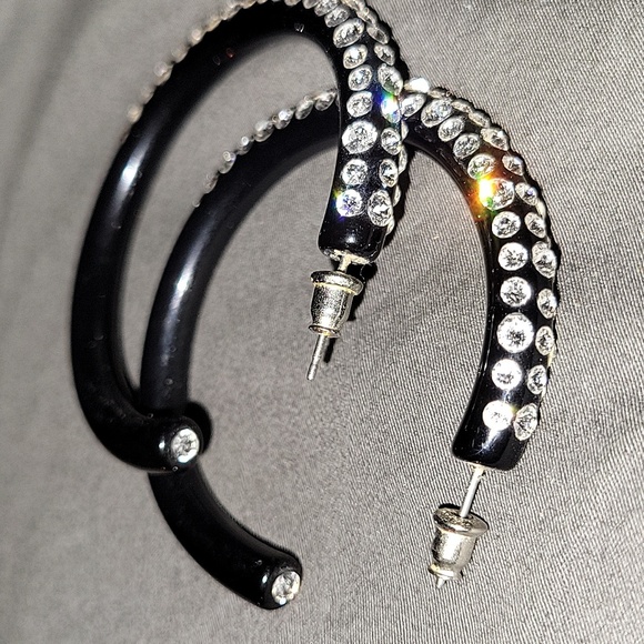 Swarovski studded loop earrings - Picture 2 of 2